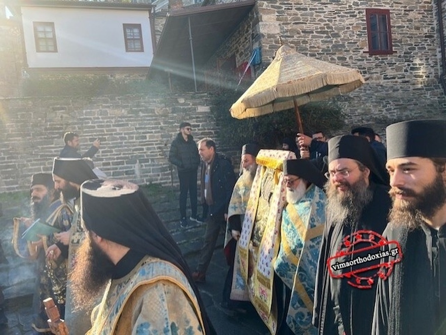 Το Άγιο Όρος γιόρτασε τα Θεοφάνια με εκατοντάδες προσκυνητές να δίνουν το παρών