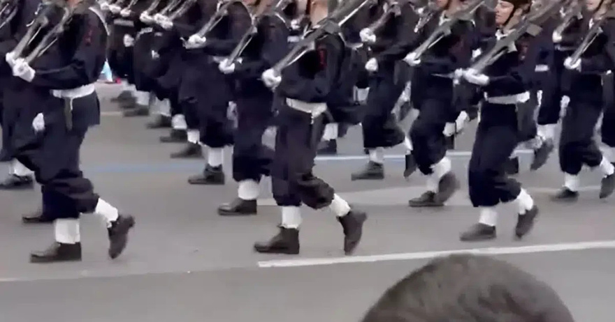 Σάλος με το άγημα του Πολεμικού Ναυτικού στην παρέλαση