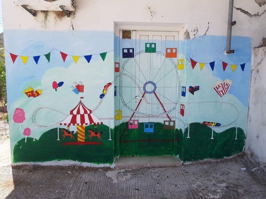 Χίλια Μπράβο: Νεαρός δάσκαλος σε χωριό 500 κατοίκων μεταμόρφωσε το σχολείο σε παράδεισο για τα παιδιά