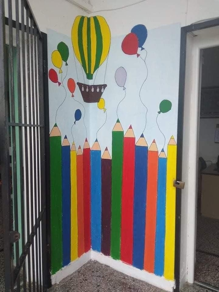 Χίλια Μπράβο: Νεαρός δάσκαλος σε χωριό 500 κατοίκων μεταμόρφωσε το σχολείο σε παράδεισο για τα παιδιά