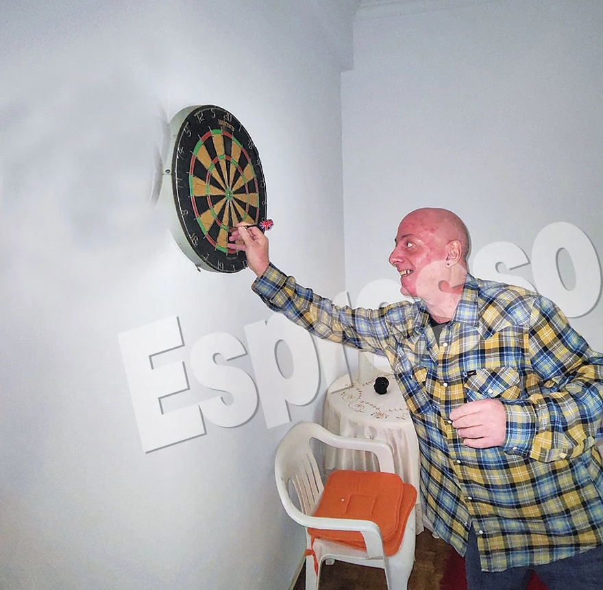 Χίλια μπράβο στην οικογένεια του Γιώργου Βασιλείου: Η νέα ζωή του Γιώργου Λαμπάτου- Ζει πλέον στο διαμέρισμα που του παραχώρησαν