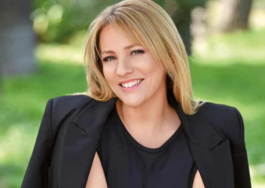 10 διάσημες Ελληνίδες που απέκτησαν παιδί μετά τα 40