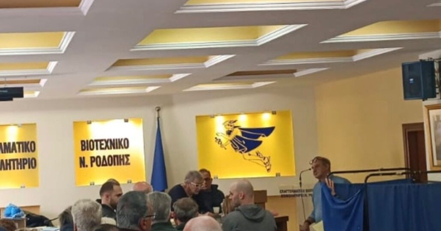 «Βούλιαξαν» τα εκλογικά κέντρα σήμερα στις εσωκομματικές εκλογές της ΝΔ