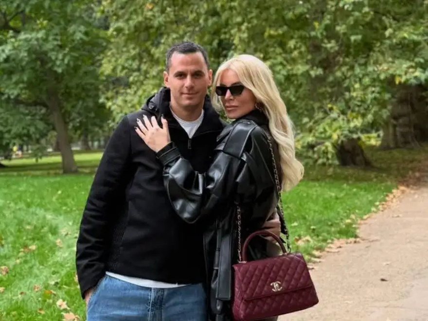 Κατερίνα Καινούργιου – Παναγιώτης Κουτσουμπής: Η γνωριμία, η πρόταση γάμου στο Παρίσι και η ανακοίνωση της εγκυμοσύνης