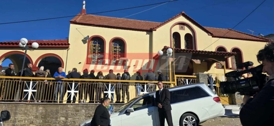 Αχαΐα: Σπαραγμός στην κηδεία του 3χρονου Ανδρέα – «Πού είσαι αγάπη μου» φώναζε η μητέρα του