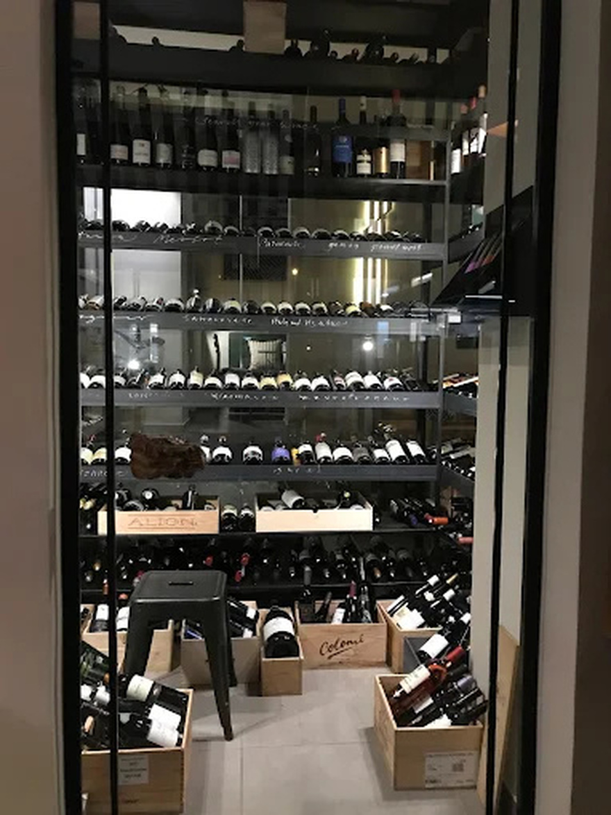 Materia Prima: Το cozy wine bar που απογειώνει τις γευσιγνωσίες