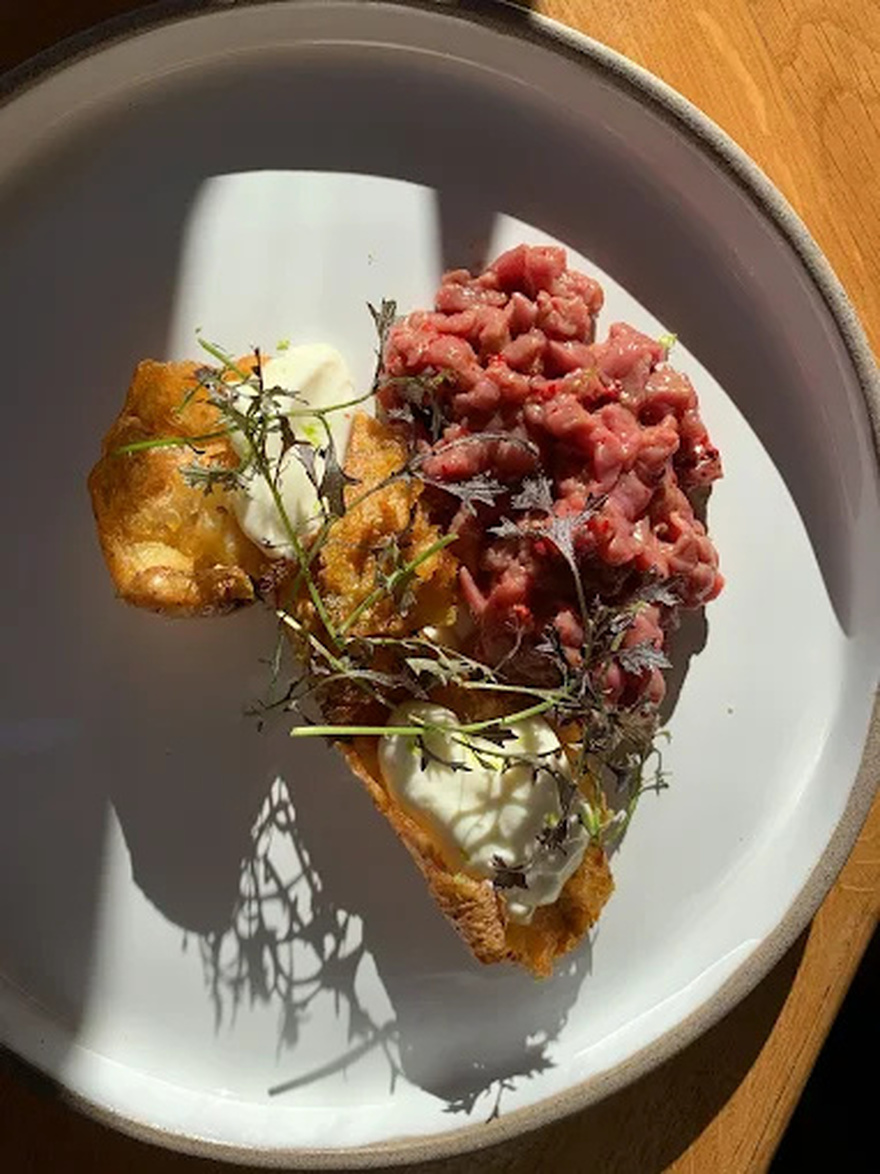 Materia Prima: Το cozy wine bar που απογειώνει τις γευσιγνωσίες