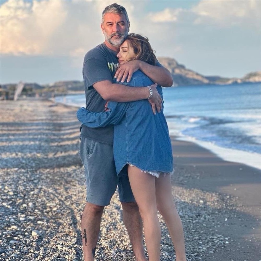 «Με κεράτωνε ένα χρόνο με τον Μπισμπίκη…»: «Βόμβα» Ντέμη Νικολαΐδη για το διαζύγιό του από τη Δέσποινα Βανδή!