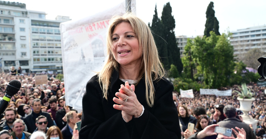 ΒΟΜΒΑ: Πρωθυπουργός η Μαρία Καρυστιανού;