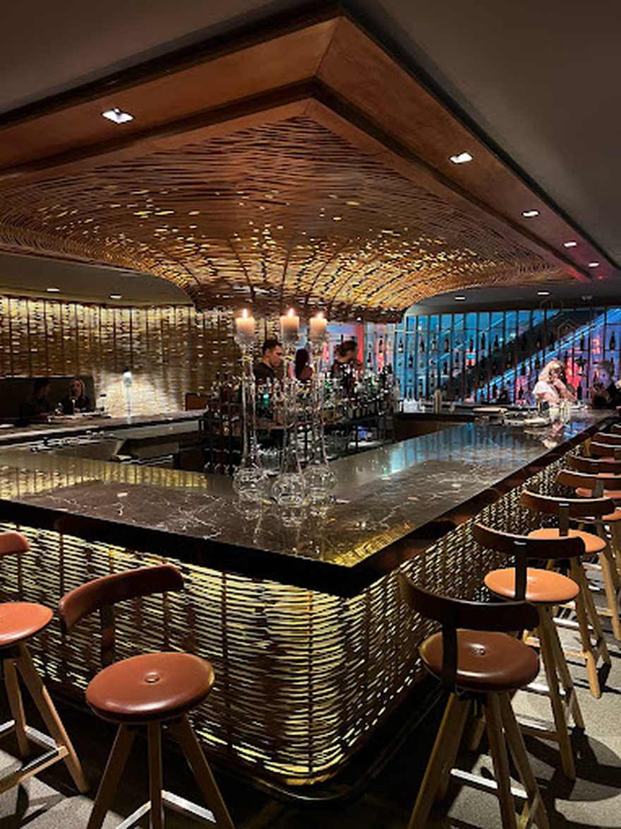 Hytra: Βραβευμένο εστιατόριο με θέα και γκουρμέ πιάτα