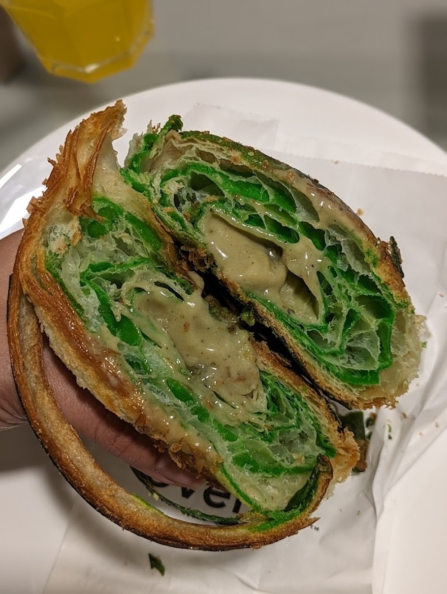 Overoll: Η θρυλική croissanterie