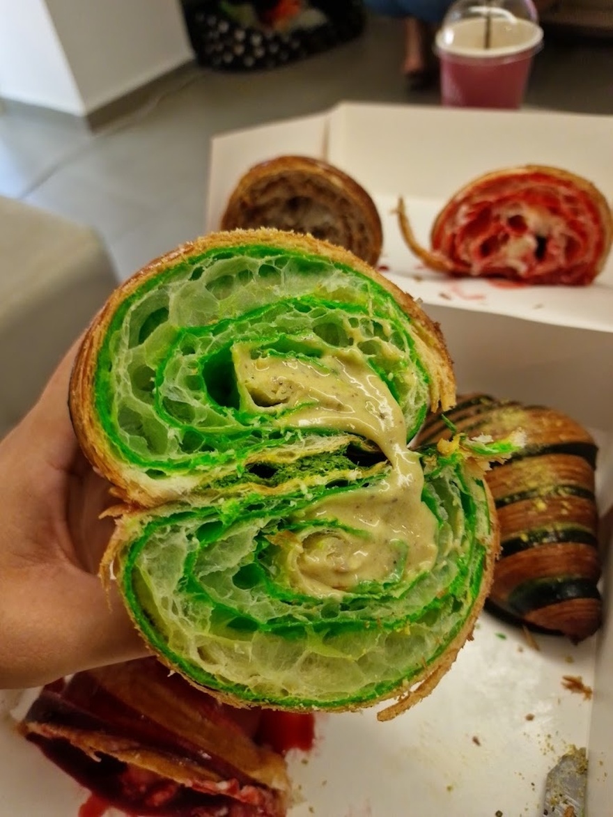 Overoll: Η θρυλική croissanterie